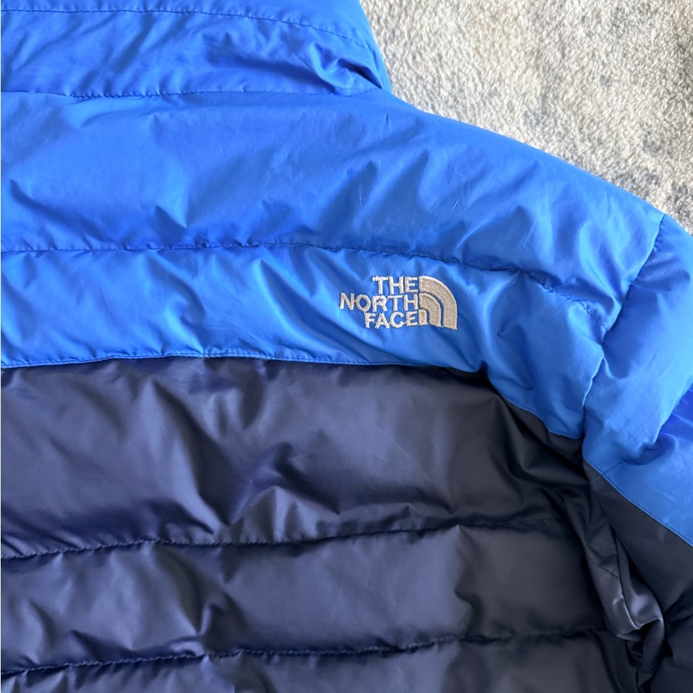 The North Face Men's Two-Tone Blue Puffer Jacket - Picture 2 of 6